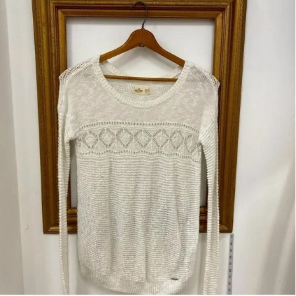Hollister White Sweater Size Extra Small / Small